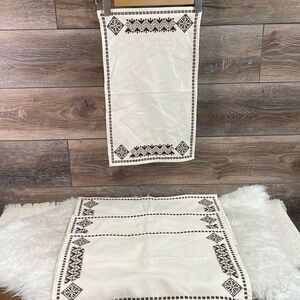 Vintage Table Linens Placemats (4) Embroidered Southwestern Vibe Cream Brown